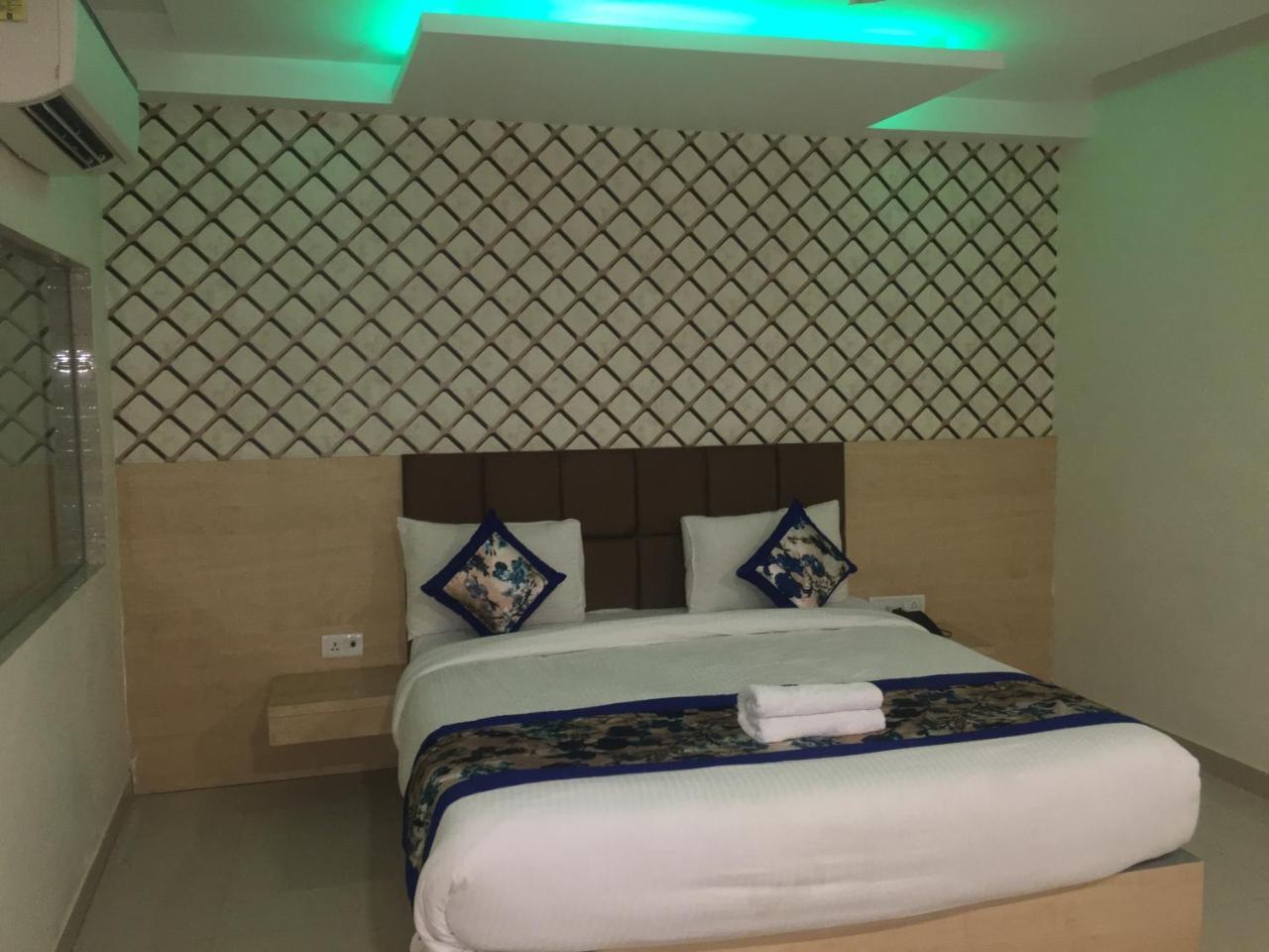 Hotel Airport D'Capitol New Delhi Exterior photo