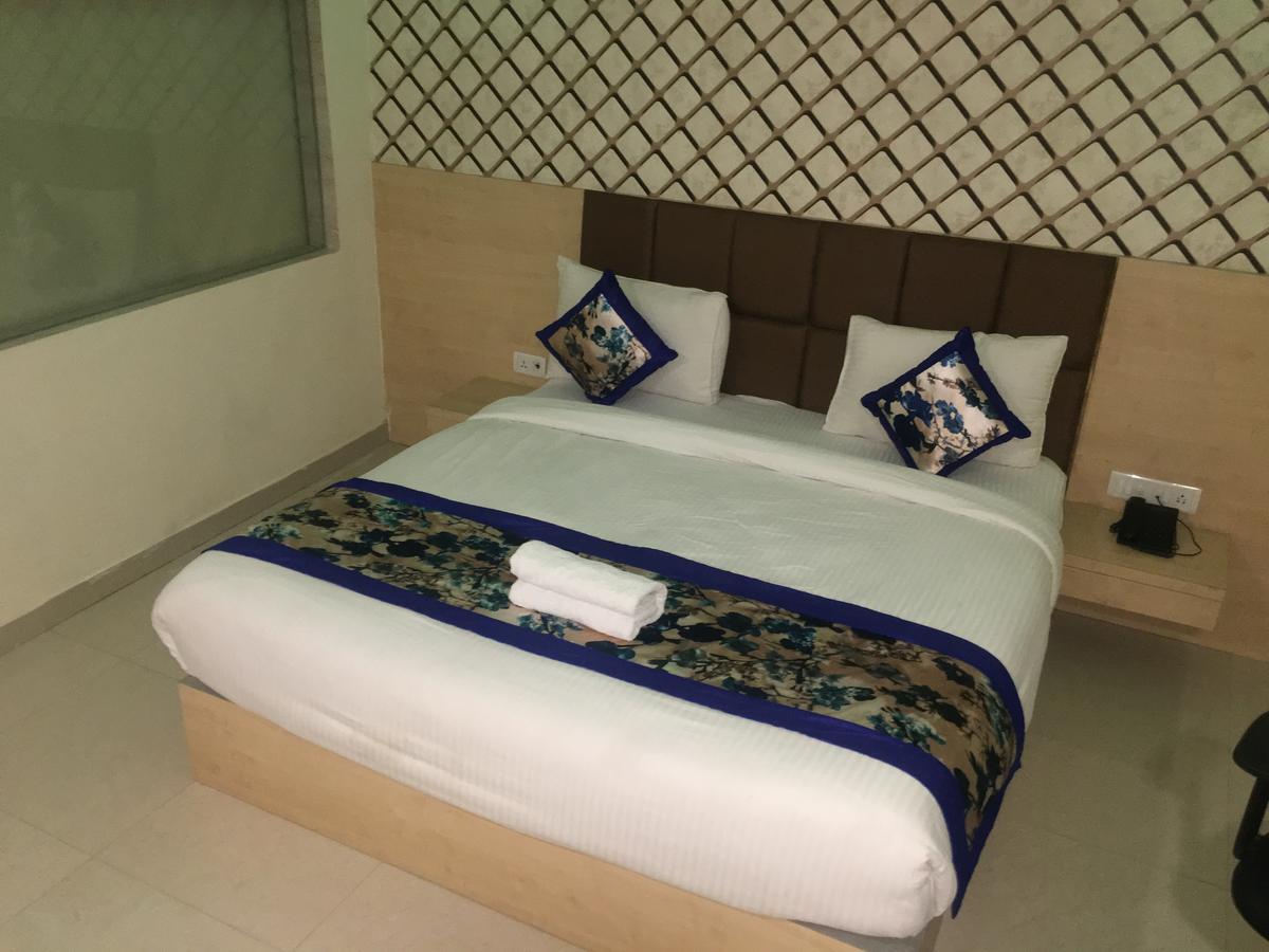Hotel Airport D'Capitol New Delhi Exterior photo